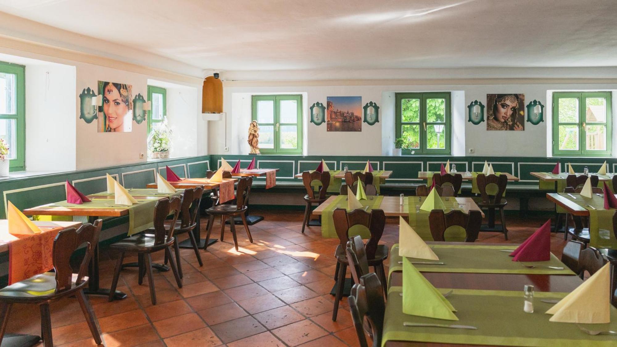 Hotel Restaurant Taverna Eching  Экстерьер фото