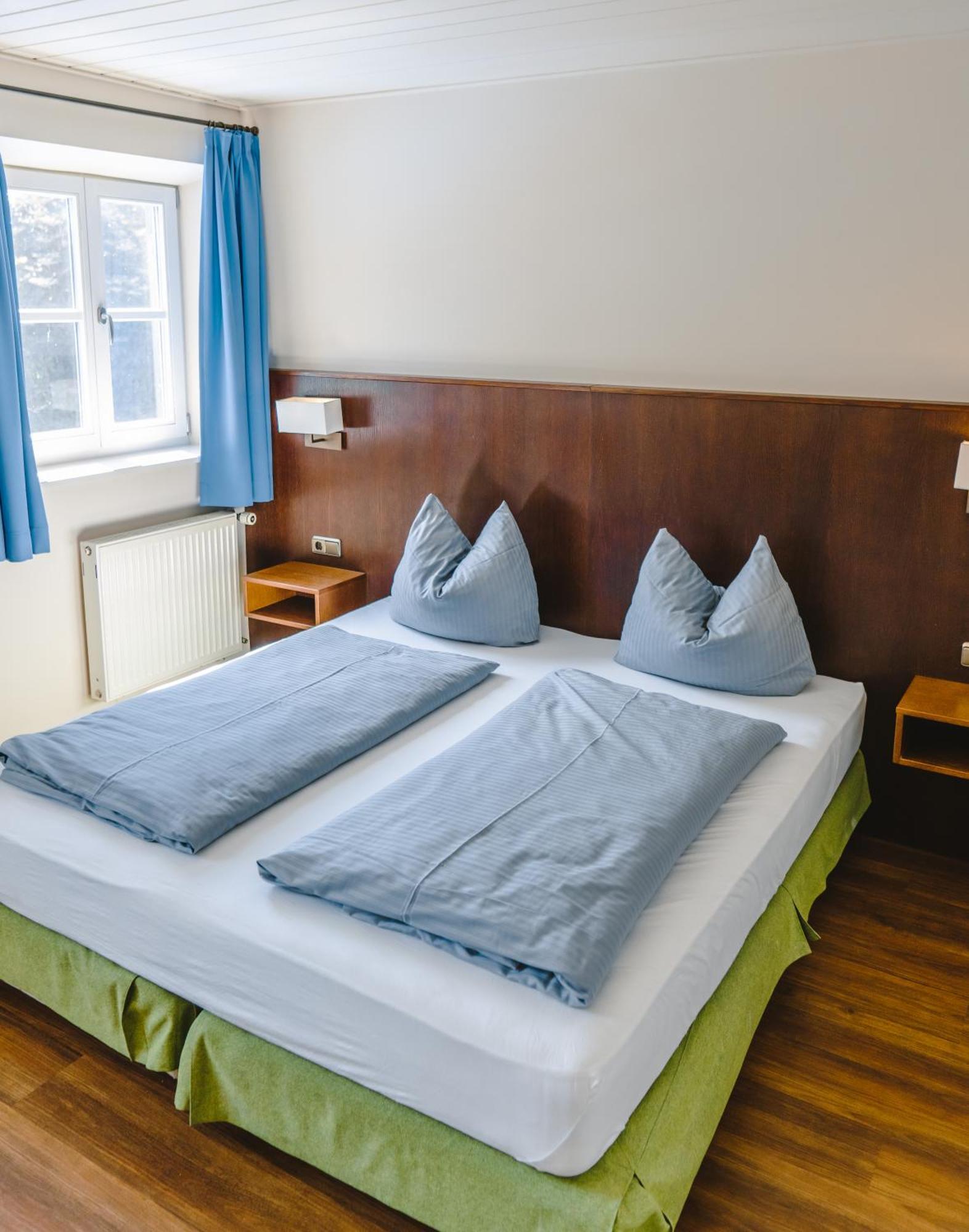 Hotel Restaurant Taverna Eching  Экстерьер фото